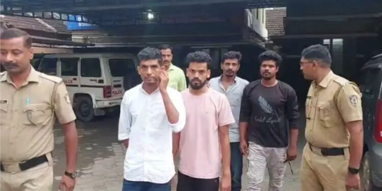 വെടിയുണ്ടകളുമായി സഹോദരങ്ങള്‍ അടക്കം നാല് പേര്‍ അറസ്റ്റില്‍