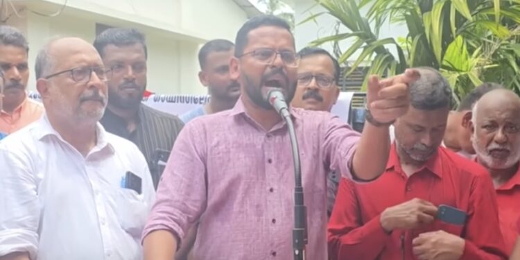 ലീഗിന് കൊടുക്കുന്ന ഓരോ വോട്ടും ആര്‍എസ്‌എസിന് കൊടുക്കുന്നതിന് തുല്യമെന്ന് പി സരിന്‍