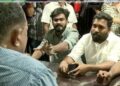 ജില്ലാ ട്രാൻസ് പോർട്ട് ഓഫീസറെ ഡിവൈഎഫ്ഐ നേതാക്കൾ ഉപരോധിച്ചു