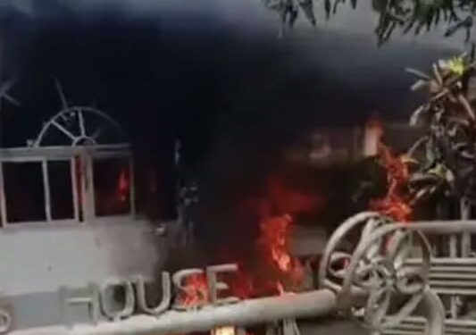 കടം വാങ്ങിയ പണം തിരികെ നല്‍കാതെ മുങ്ങി നടക്കുന്നു; പ്രവാസിയുടെ വീടിന് തീയിട്ടു;