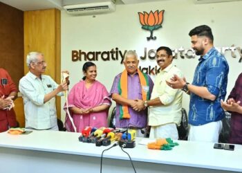 സി ആർ വെങ്കിടേശ്വരൻ കോൺഗ്രസ്സ് വിട്ടു,  കൽപ്പാത്തിയിലെ ബിജെപി സ്ഥാനാർത്ഥിയായി വൃന്ദാ ലക്ഷ്മിയെ പ്രഖ്യാപിച്ചു.