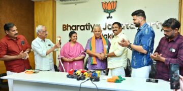 സി ആർ വെങ്കിടേശ്വരൻ കോൺഗ്രസ്സ് വിട്ടു,  കൽപ്പാത്തിയിലെ ബിജെപി സ്ഥാനാർത്ഥിയായി വൃന്ദാ ലക്ഷ്മിയെ പ്രഖ്യാപിച്ചു.