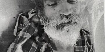 കുഴഞ്ഞുവീണ് മരിച്ച നിലയിൽ കണ്ടെത്തിയ വ്യക്തിയുടെ ബന്ധുക്കളെ തേടുന്നു