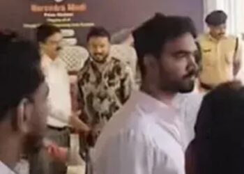 പുതിയ വന്ദേഭാരത് സ്വീകരണത്തിന് മാങ്കൂട്ടത്തിലെത്തി, പരിപാടി ബഹിഷ്‌കരിച്ച്‌ ബിജെപി