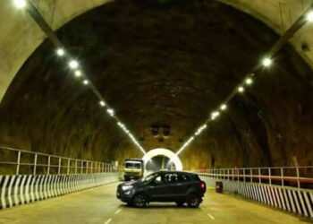 കുതിരാൻ തുരങ്കത്തിനുള്ളിൽ വാഹനാപകടം; യുവാവിൻെറ കൈ അറ്റുപോയി