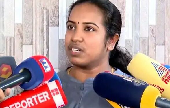 രാഷ്ട്രീയ പ്രവർത്തനം നിർത്തുകയാണ്’;   ന​ഗരസഭ മുൻ ചെയർപേഴ്സൺ പ്രിയ അജയൻ