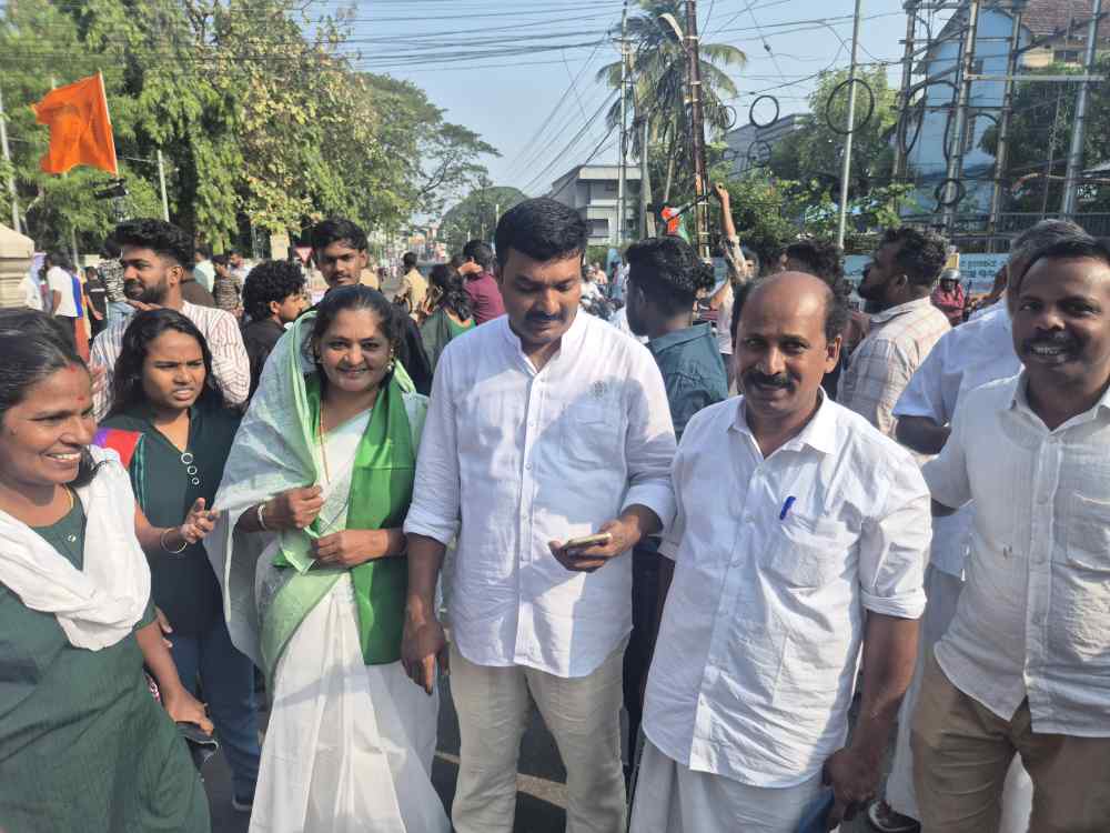 പാലക്കാട് നഗരസഭയില്‍ അടിയൊഴുക്ക് ശക്തം, ബിജെപിക്ക് 4 സിറ്റിങ് സീറ്റുകള്‍ നഷ്ടമായി