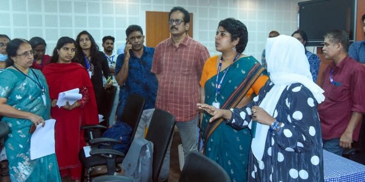 തദ്ദേശ തിരഞ്ഞെടുപ്പ്- കളക്ടറേറ്റില്‍ കണ്‍ട്രോള്‍ റൂം സജ്ജം