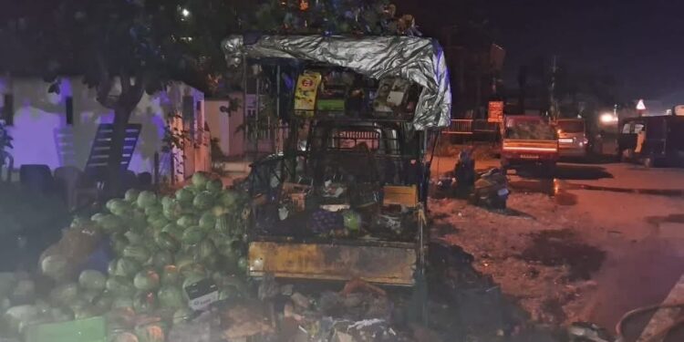 പെട്ടി ഓട്ടോറിക്ഷ കത്തി നശിച്ചു; ആരോ മനപ്പൂർവം തീ വച്ചതെന്ന് ഉടമ