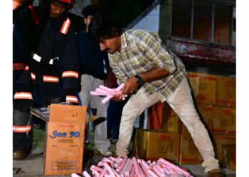 തണ്ണിമത്തൻ വാനില്‍ കടത്തിയത് 18,000 ജലാറ്റിൻ സ്റ്റിക്കുകള്‍