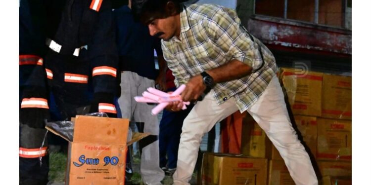 തണ്ണിമത്തൻ വാനില്‍ കടത്തിയത് 18,000 ജലാറ്റിൻ സ്റ്റിക്കുകള്‍