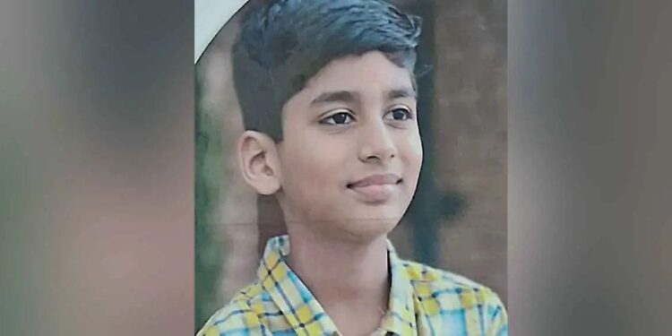 മൊബൈൽ ഫോൺ ഉപയോഗം വിലക്കി; വടക്കഞ്ചേരിയിൽ പത്ത് വയസ്സുകാരൻ തൂങ്ങിമരിച്ച നിലയിൽ