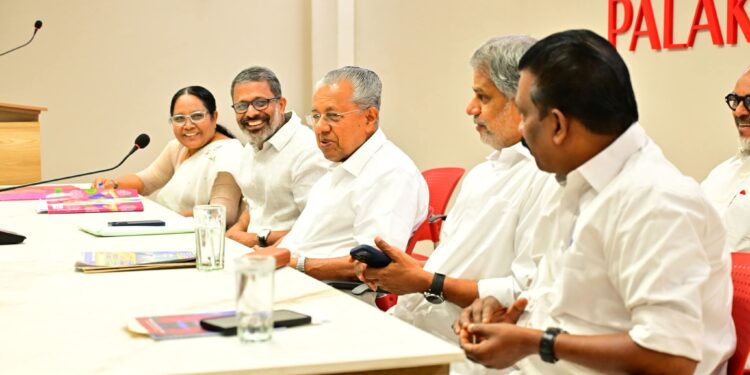 സി.പി.ഐ.എം  ജില്ലാ കമ്മിറ്റി ഓഫീസ് മുഖ്യമന്ത്രി ഉദ്ഘാടനം ചെയ്തു.