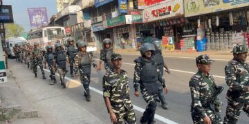 തിരഞ്ഞെടുപ്പ്:  മണ്ണാർക്കാട്  കേന്ദ്രസേനയുടെ റൂട്ട് മാർച്ച് സംഘടിപ്പിച്ചു