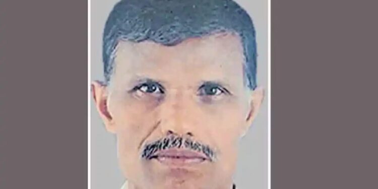 കൊപ്പം ജങ്ഷന് സമീപം  ലോറി ബൈക്കിലിടിച്ച് റിട്ട. അധ്യാപകൻ മരിച്ചു