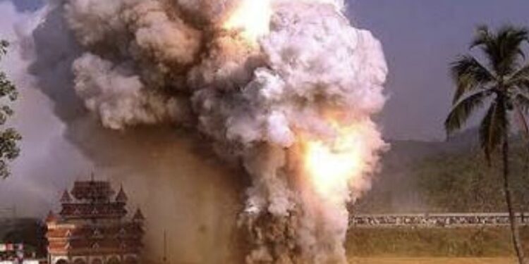 ആമക്കാവ് പൂരത്തോടനുബന്ധിച്ച്‌ നടന്ന വെടിക്കെട്ടിനിടെ അപകടം.