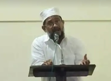 പെരുന്നാള് ഖുതുബക്കിടെ ഇമാം കുഴഞ്ഞ് വീണ് മരിച്ചു