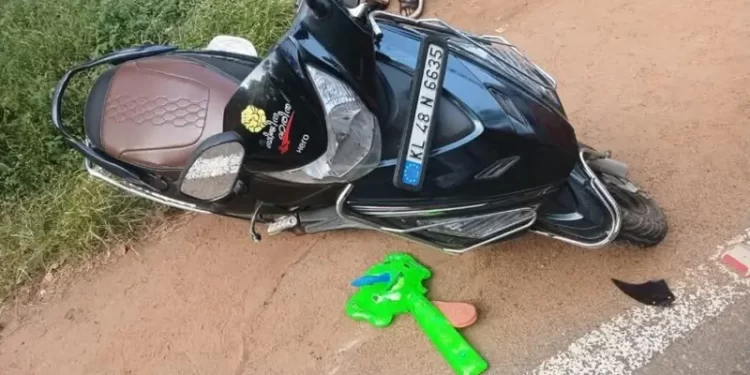 ഒറ്റപ്പാലത്ത് ടിപ്പറും സ്കൂട്ടറും കൂട്ടിയിടിച്ച് അമ്മയും കുഞ്ഞും മരിച്ചു,