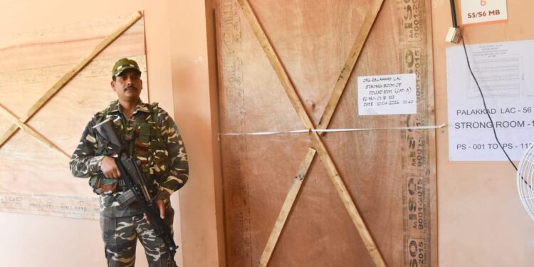 സ്ട്രോങ്ങ് റൂമുകളിൽ കനത്ത സുരക്ഷ