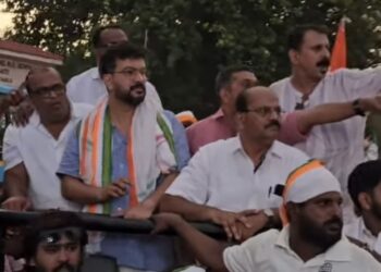 രമേശ്‌ പിഷാരടിക്ക് കല്ലേറ്