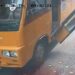ഓടിക്കൊണ്ടിരുന്ന സ്‌കൂള്‍ ബസിന്റെ ഡോര്‍ തെറിച്ചുവീണു