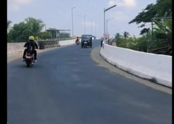 വടനംകുറുശ്ശി റെയില്‍വേ ഗേറ്റ് പൂര്‍ണ്ണമായും അടച്ചു;