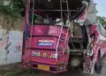 ബസിന് പിന്നില് ലോറി ഇടിച്ചു; 11 പേര്ക്ക് പരിക്ക്