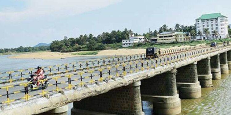 പട്ടാമ്പി പാലം വഴി ഗതാഗത നിരോധനം