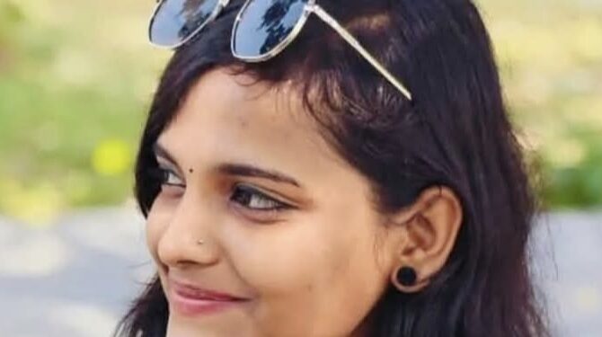 മണ്ണൂരില്‍ യുവതിയെ വീടിനുള്ളില്‍ മരിച്ചനിലയില്‍ കണ്ടെത്തി.
