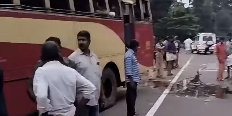 കെഎസ്ആർടിസി ബസ്  സൈക്കിളിൽ ഇടിച്ച് യാത്രക്കാരൻ മരിച്ചു